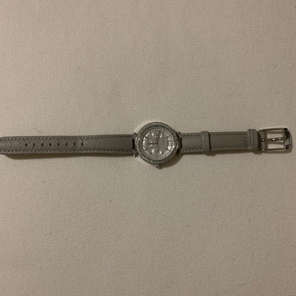 Michael kors leather band watch - Picture 2 of 3